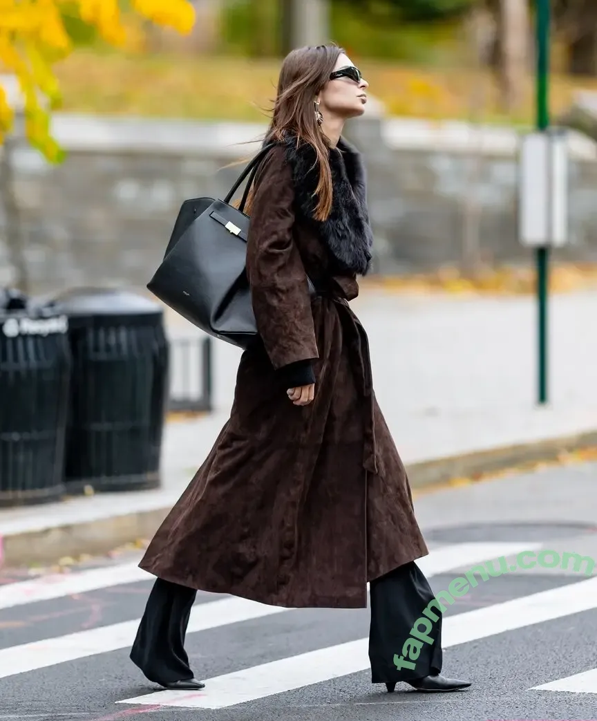 Emily Ratajkowski nude photo #9466 (emrata)