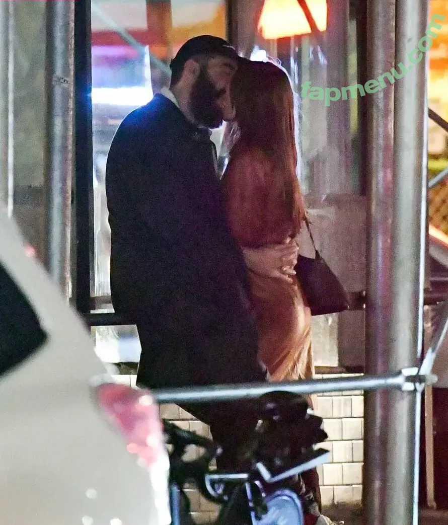 Emily Ratajkowski nude photo #9470 (emrata)