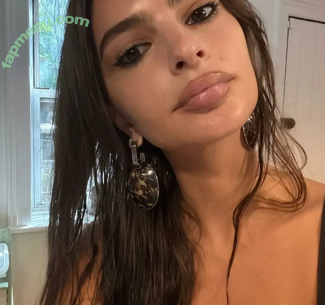 Emily Ratajkowski nude photo #9495 (Officialemilyratajkowski / emrata)