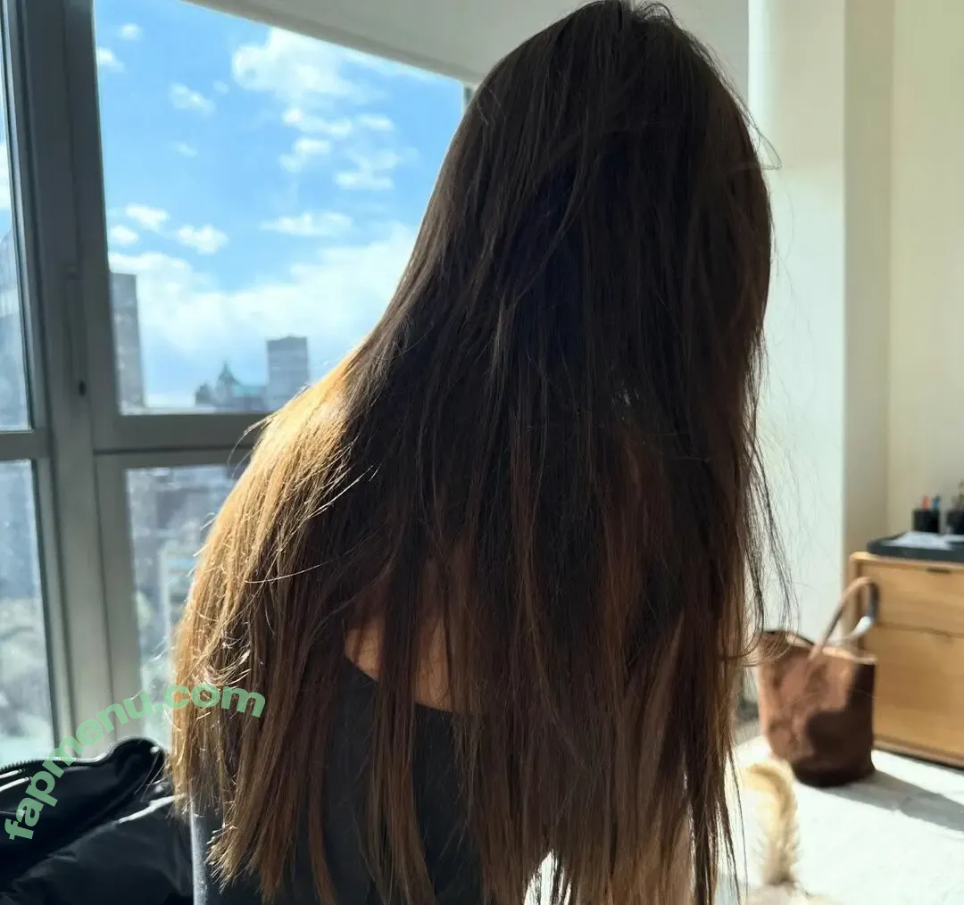 Emily Ratajkowski nude photo #9499 (Officialemilyratajkowski / emrata)