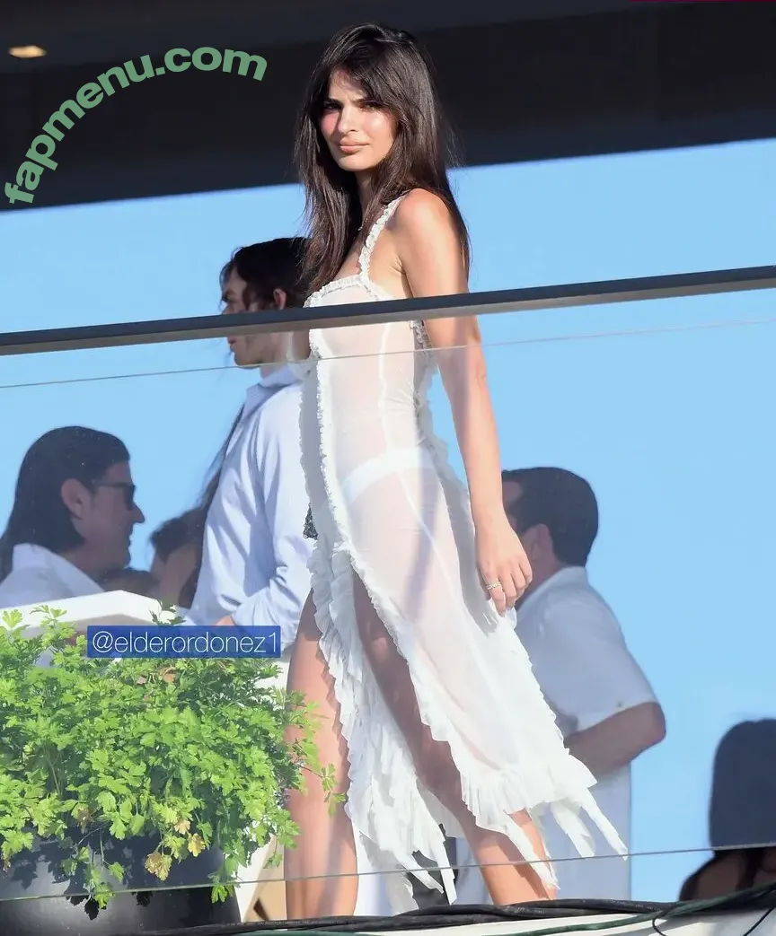 Emily Ratajkowski nude photo #9554 (Officialemilyratajkowski / emrata)