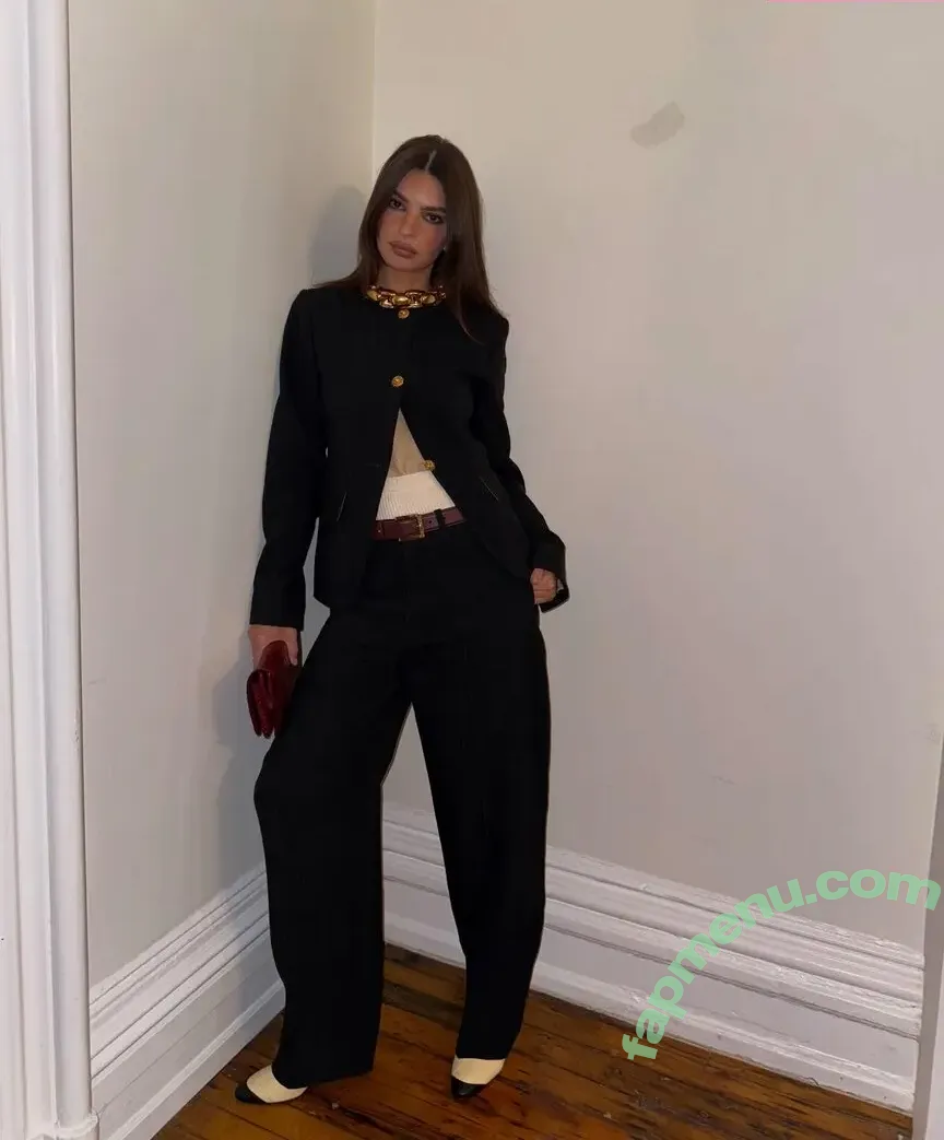 Emily Ratajkowski nude photo #9658 (Officialemilyratajkowski / emrata)