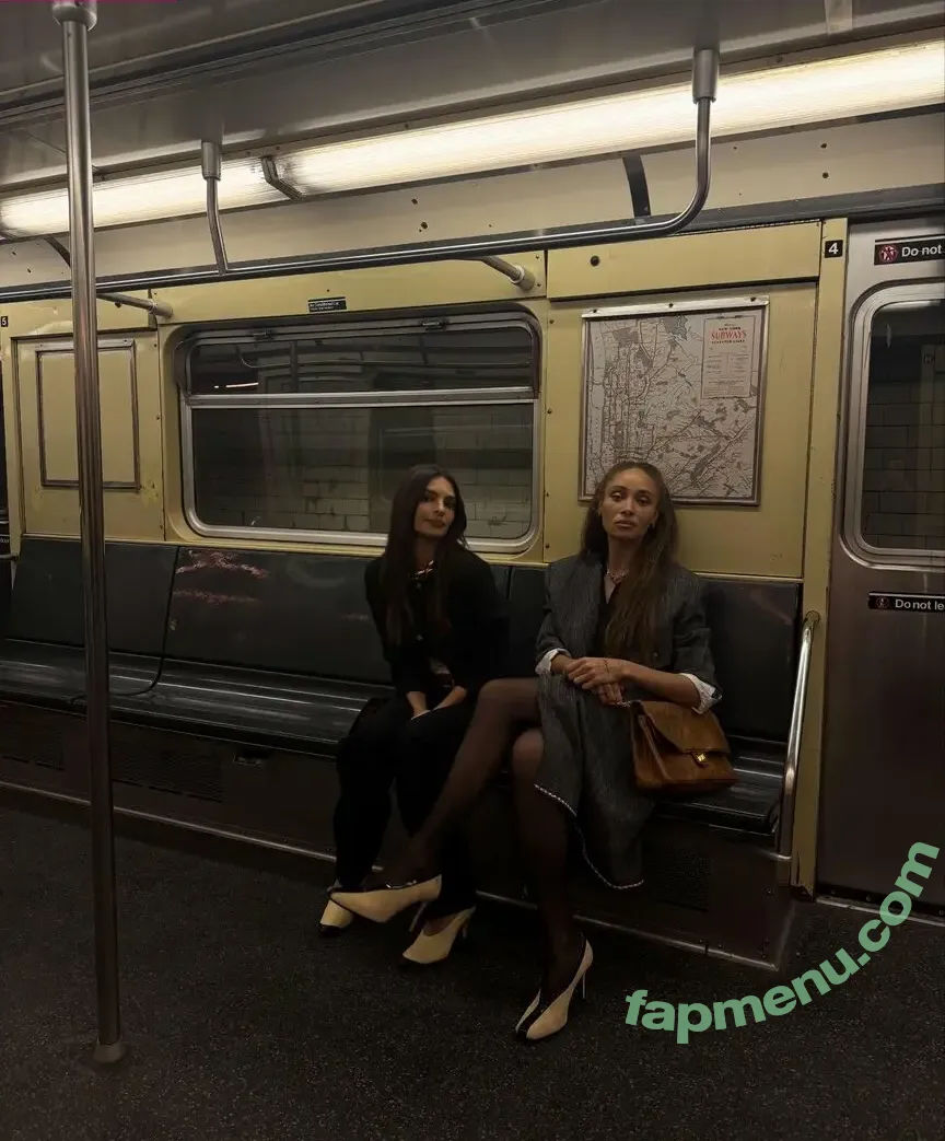 Emily Ratajkowski nude photo #9660 (Officialemilyratajkowski / emrata)