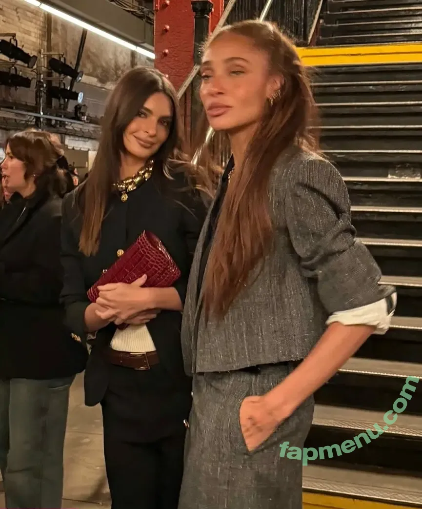 Emily Ratajkowski nude photo #9661 (Officialemilyratajkowski / emrata)