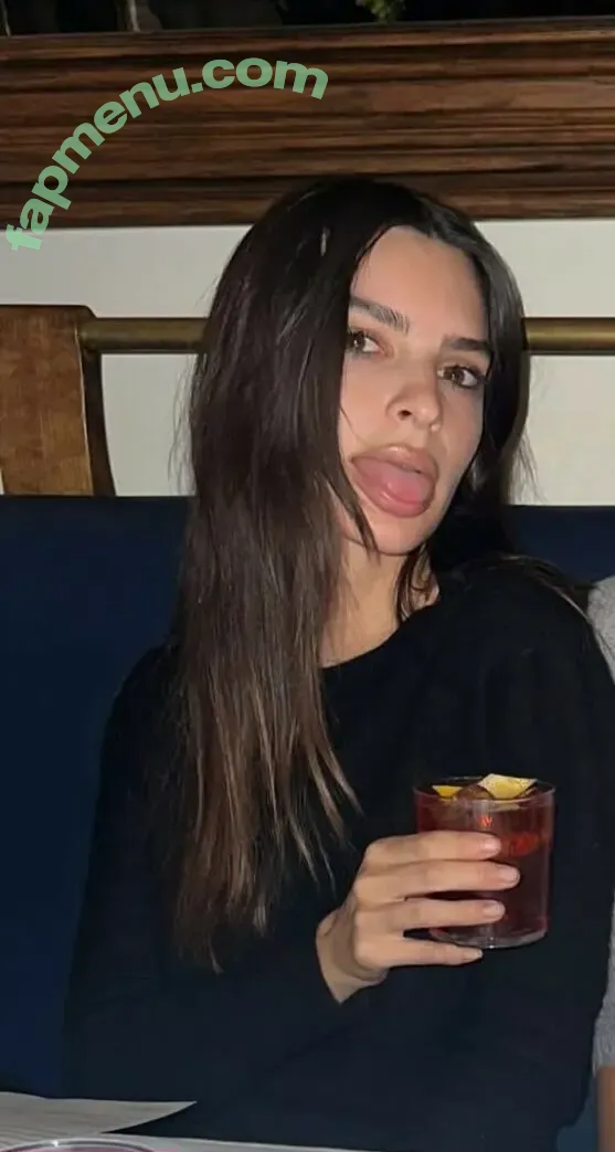 Emily Ratajkowski nude photo #9675 (Officialemilyratajkowski / emrata)