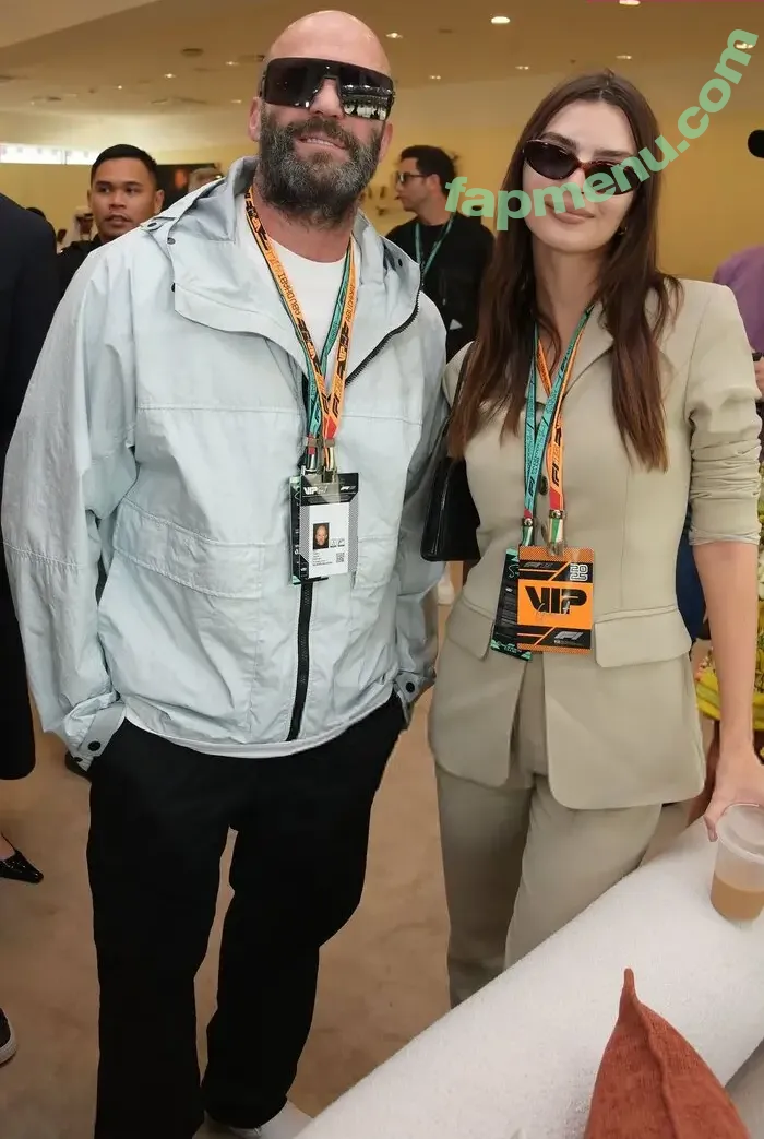 Emily Ratajkowski nude photo #9682 (Officialemilyratajkowski / emrata)