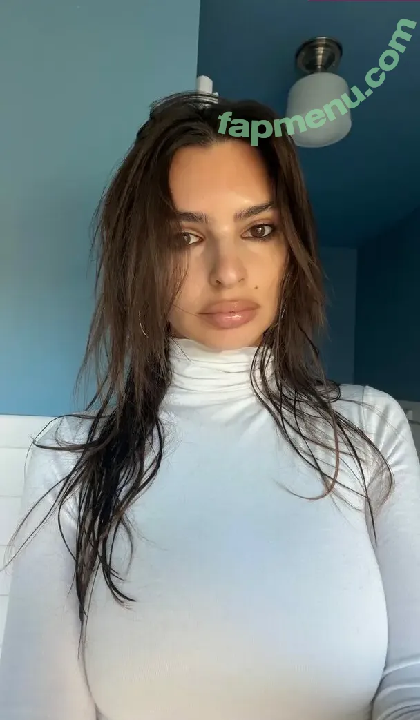 Emily Ratajkowski nude photo #9777 (Officialemilyratajkowski / emrata)