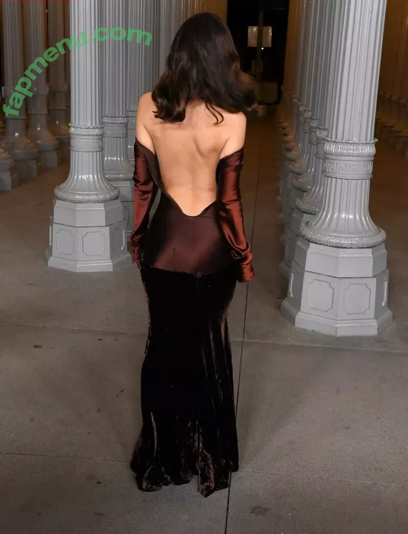 Emily Ratajkowski nude photo #7641 (Officialemilyratajkowski / emrata)