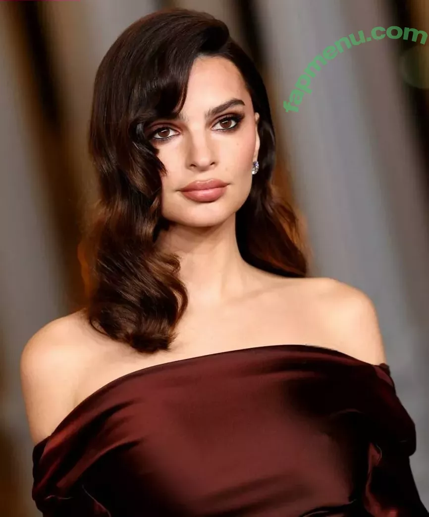 Emily Ratajkowski nude photo #7666 (Officialemilyratajkowski / emrata)