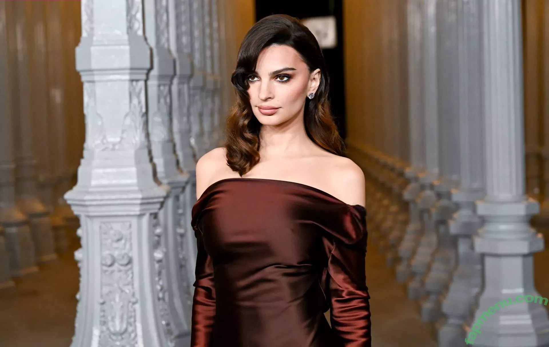 Emily Ratajkowski nude photo #7674 (Officialemilyratajkowski / emrata)