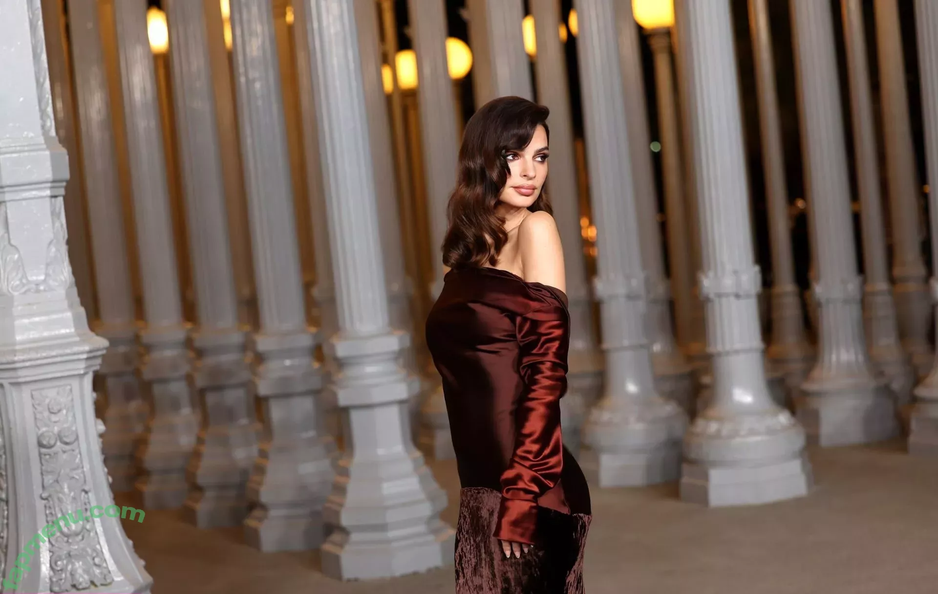 Emily Ratajkowski nude photo #7675 (Officialemilyratajkowski / emrata)