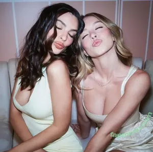Emily Ratajkowski / emrata nude photo #8249