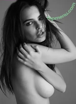 Emily Ratajkowski / emrata nude photo #8303