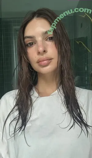 Emily Ratajkowski / emrata nude photo #8413
