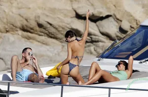 Emily Ratajkowski / emrata nude photo #8423