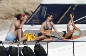 Emily Ratajkowski / emrata nude photo #8427