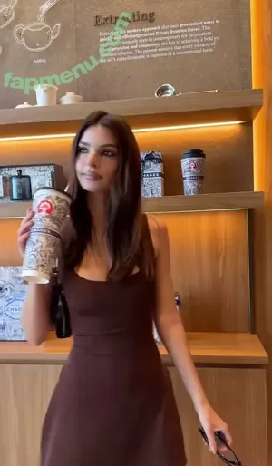 Emily Ratajkowski / emrata nude photo #8440