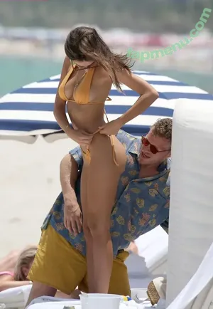 Emily Ratajkowski / emrata nude photo #8477