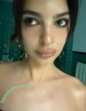 Emily Ratajkowski / emrata nude photo #8658