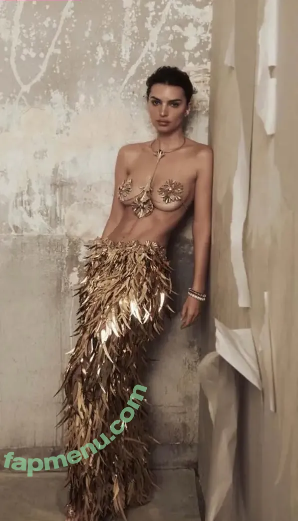 Emily Ratajkowski nude photo #8214 (emrata)