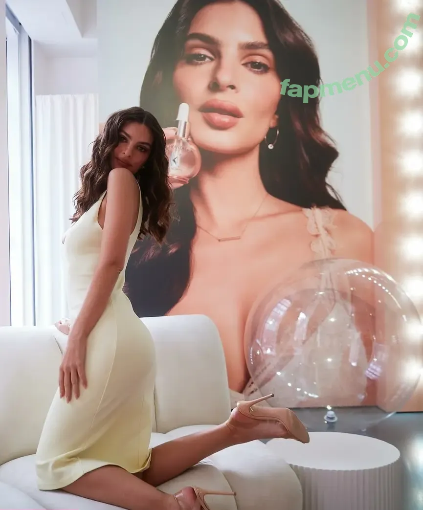 Emily Ratajkowski nude photo #8216 (emrata)
