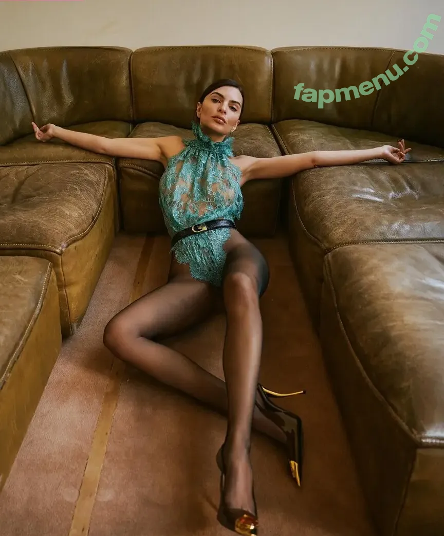 Emily Ratajkowski nude photo #8219 (emrata)