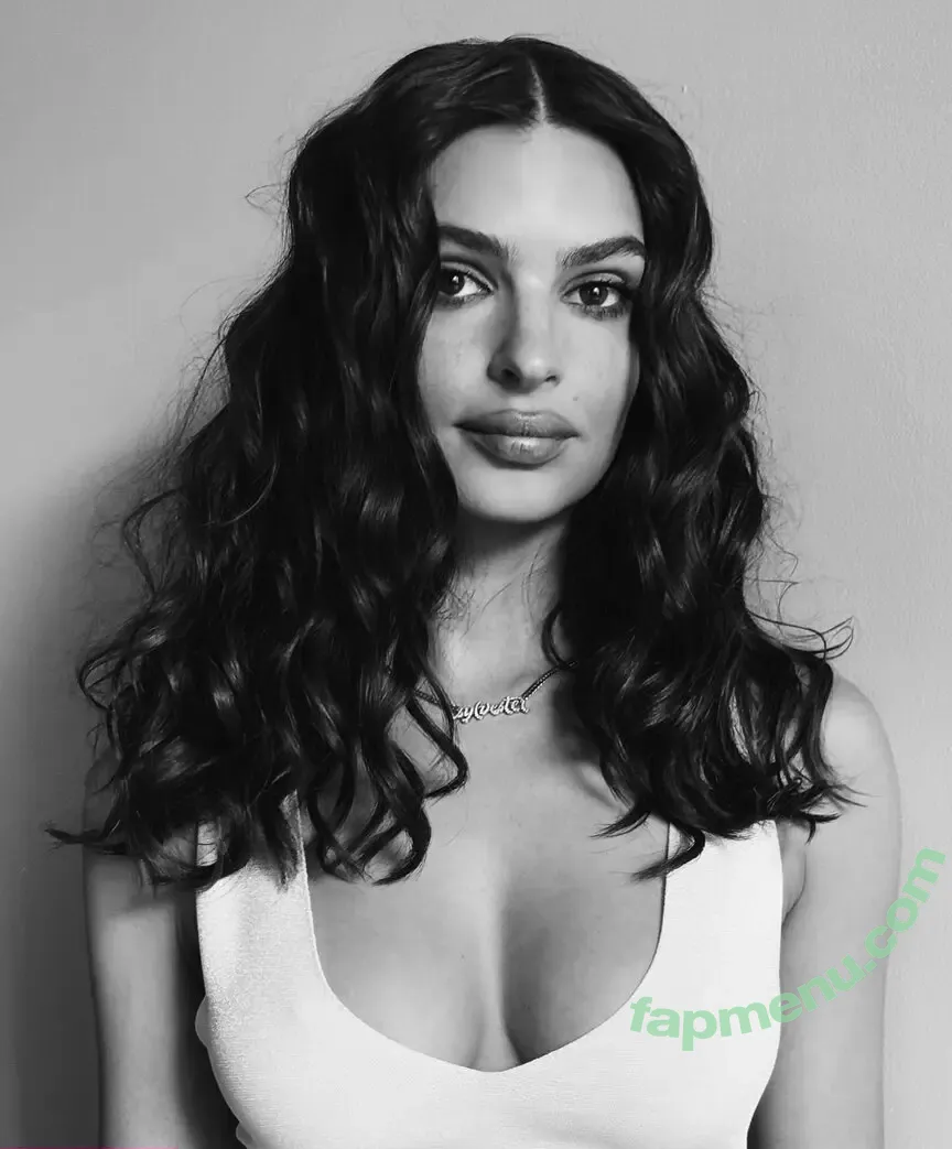 Emily Ratajkowski nude photo #8244 (emrata)