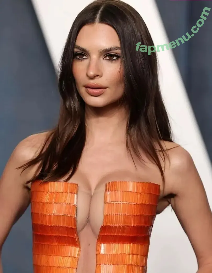 Emily Ratajkowski nude photo #8324 (emrata)