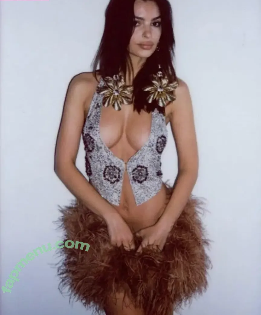 Emily Ratajkowski nude photo #8351 (emrata)