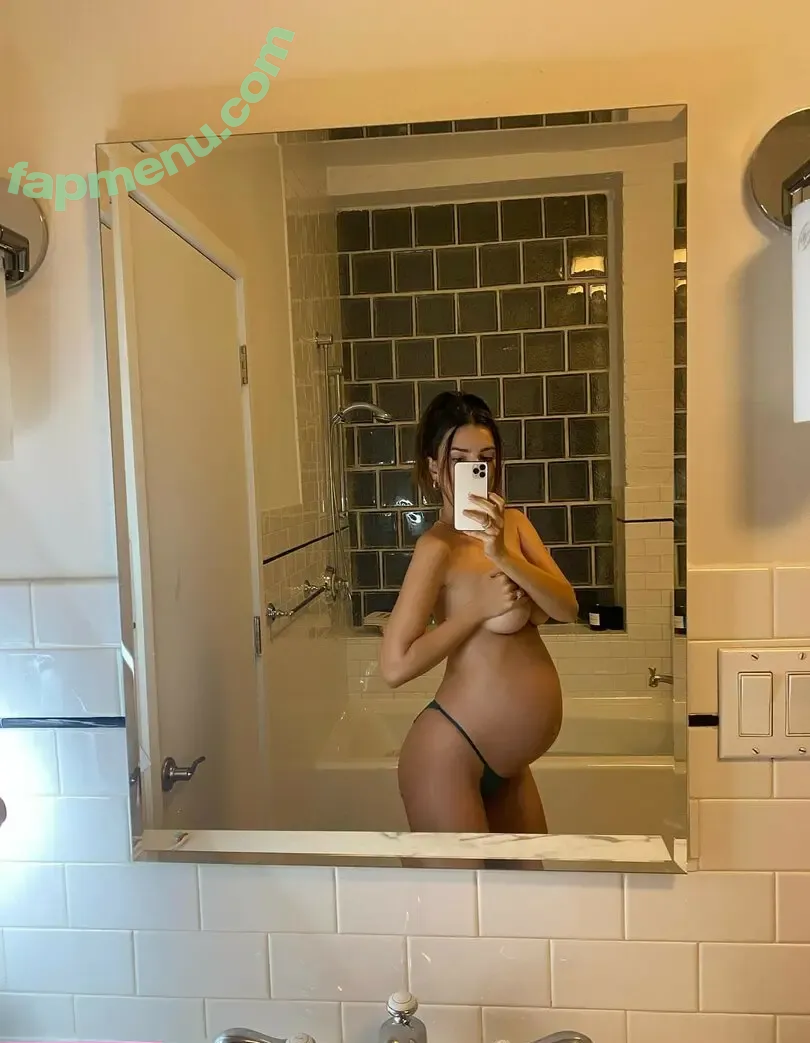 Emily Ratajkowski nude photo #8408 (emrata)