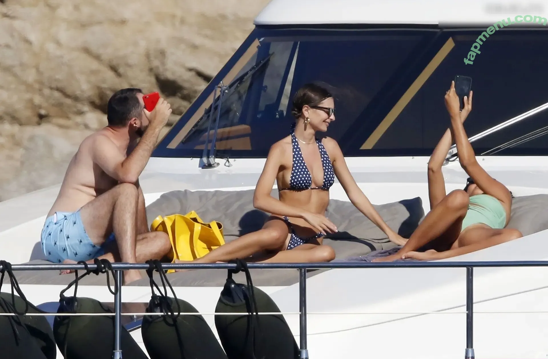 Emily Ratajkowski nude photo #8427 (emrata)