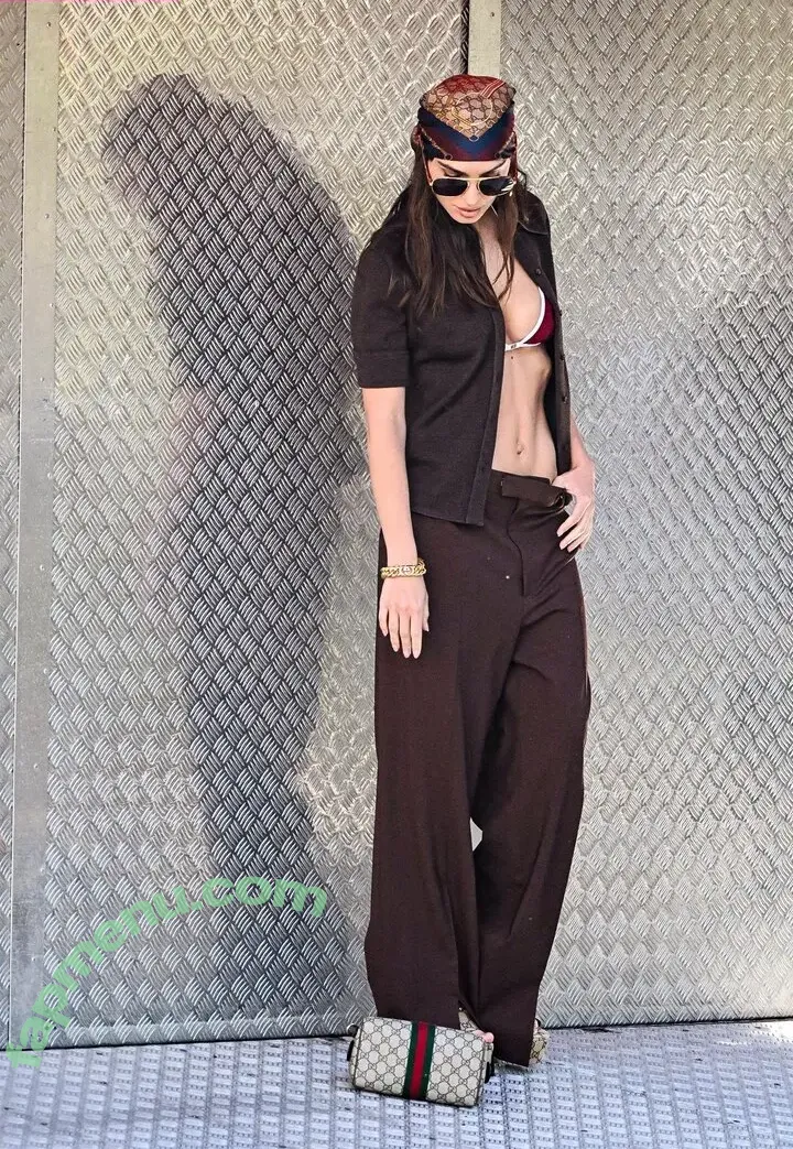 Emily Ratajkowski nude photo #8514 (emrata)