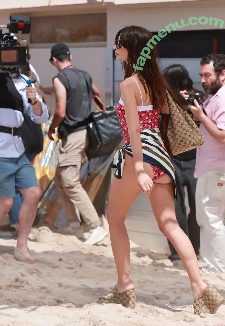 Emily Ratajkowski nude photo #8545 (emrata)