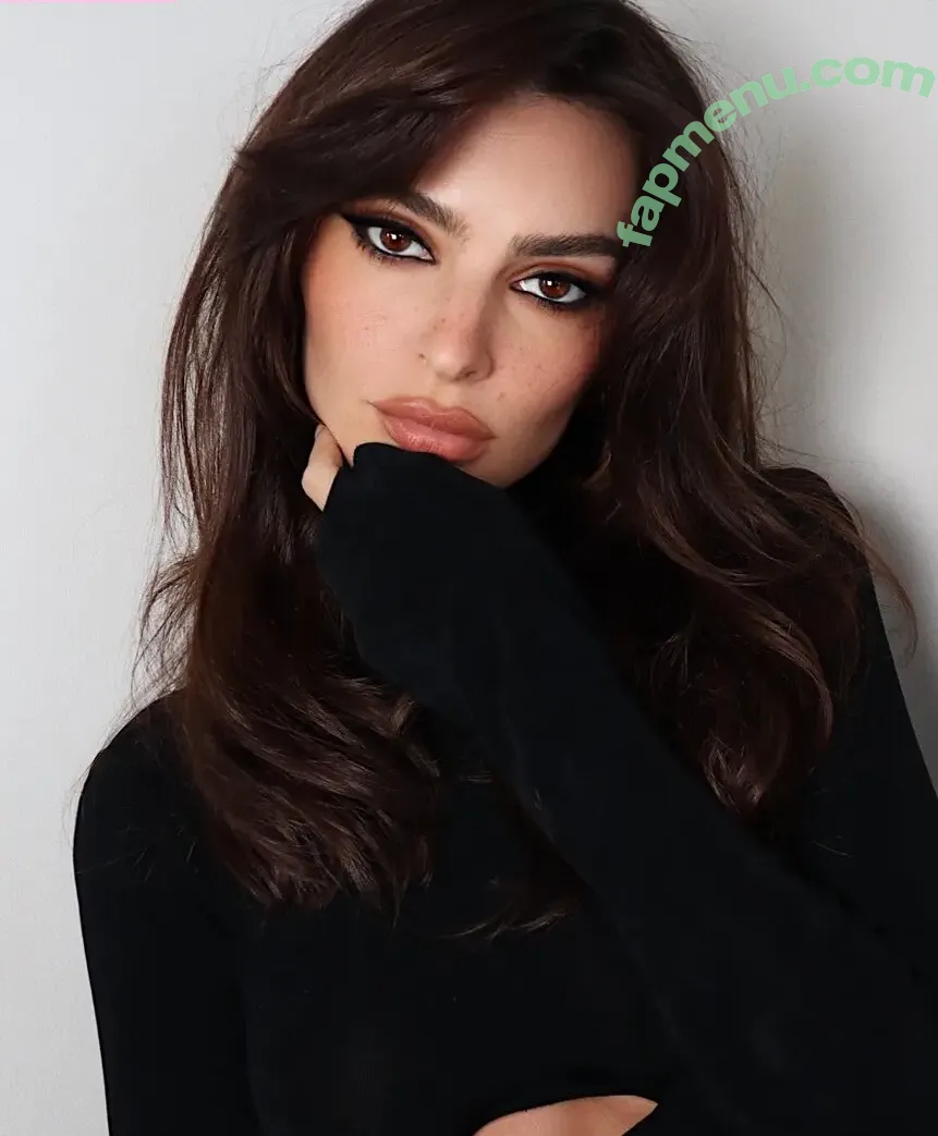 Emily Ratajkowski nude photo #8641 (emrata)