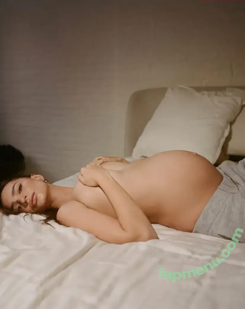 Emily Ratajkowski nude photo #8645 (emrata)