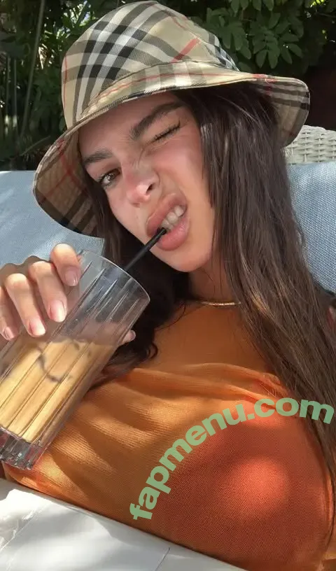 Emily Ratajkowski nude photo #8702 (emrata)