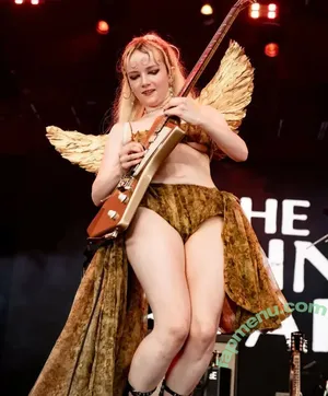 Emily Roberts / The Last Dinner Party / emilyrobertsguitarist nude photo #0008