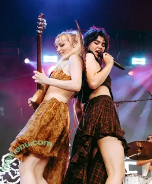 Emily Roberts / The Last Dinner Party / emilyrobertsguitarist nude photo #0010