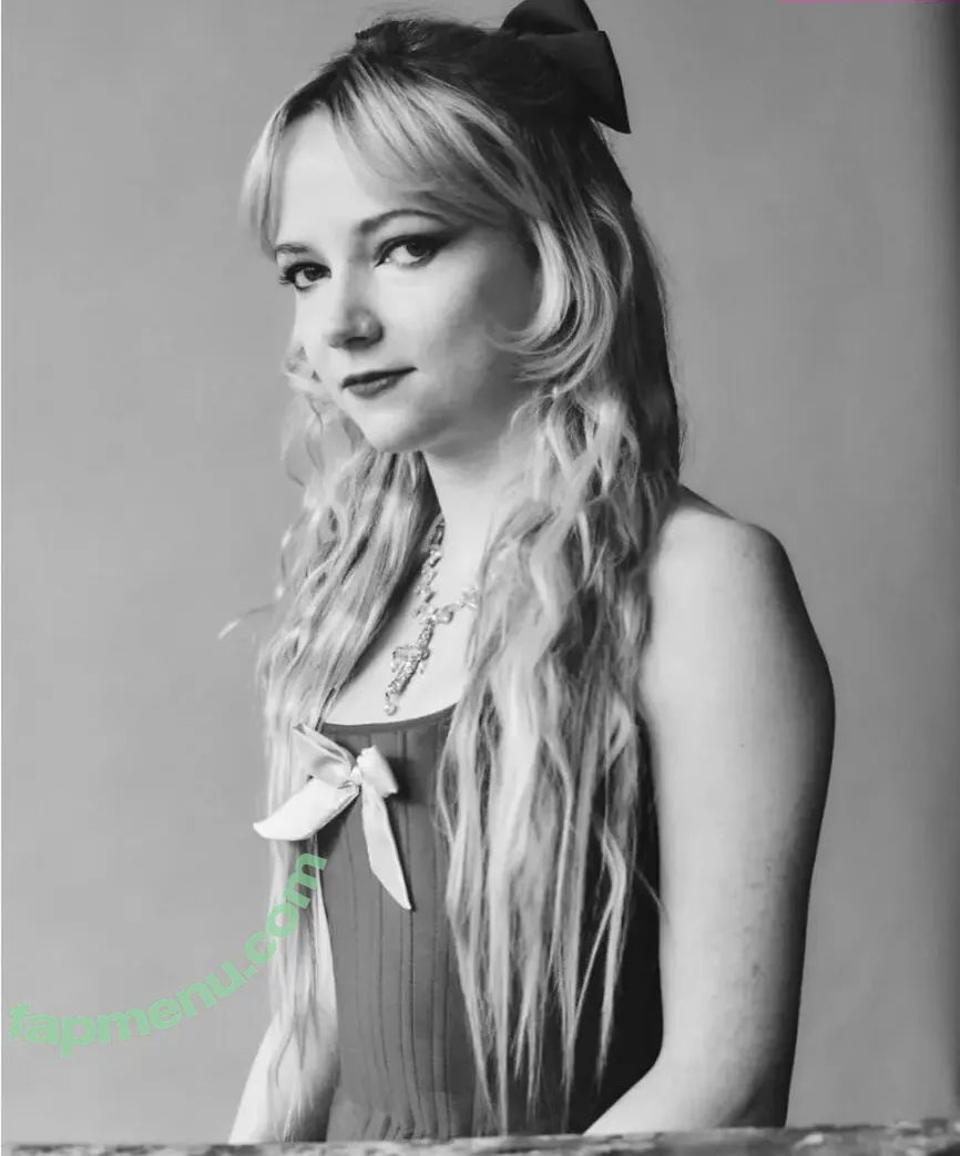 Emily Roberts nude photo #0006 (The Last Dinner Party / emilyrobertsguitarist)