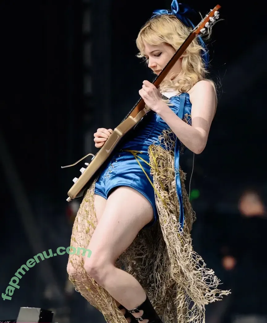 Emily Roberts nude photo #0011 (The Last Dinner Party / emilyrobertsguitarist)