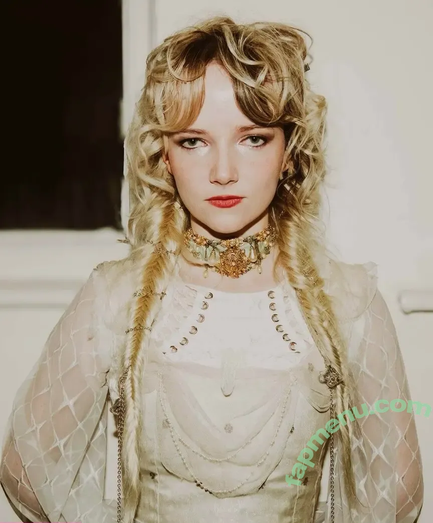 Emily Roberts nude photo #0015 (The Last Dinner Party / emilyrobertsguitarist)