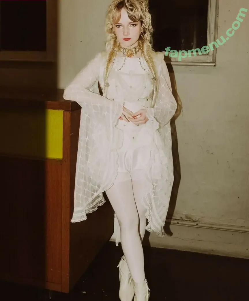 Emily Roberts nude photo #0016 (The Last Dinner Party / emilyrobertsguitarist)