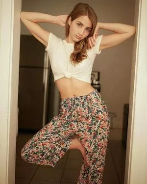 Emily Rudd / emilysteaparty nude photo #0037