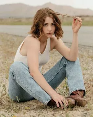 Emily Rudd / emilysteaparty nude photo #0087