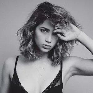 Emily Rudd / emilysteaparty nude photo #0108