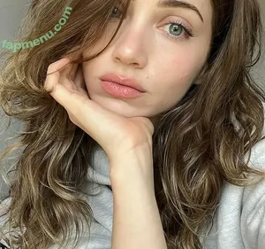 Emily Rudd / emilysteaparty nude photo #0433