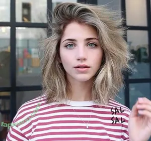 Emily Rudd / emilysteaparty nude photo #0434