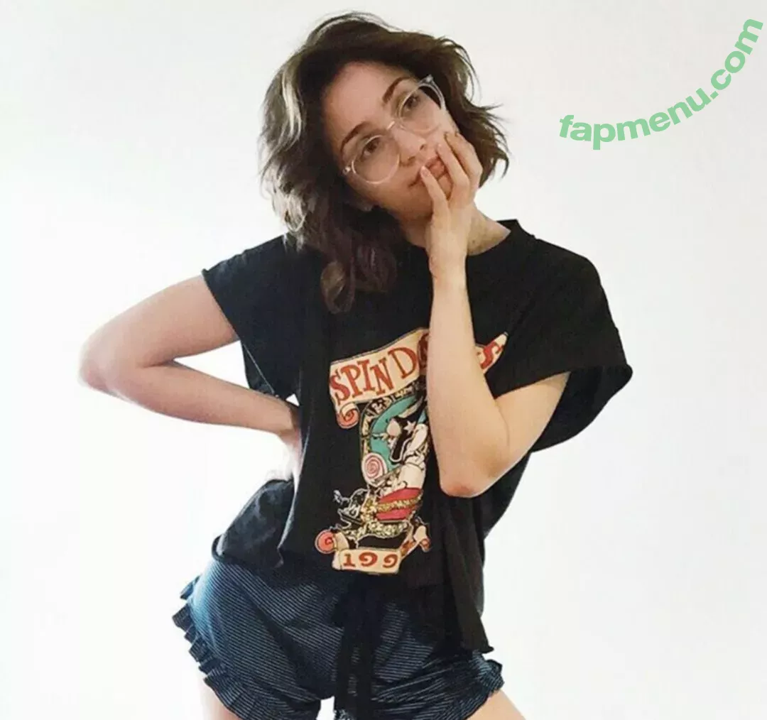Emily Rudd nude photo #0122 (emilysteaparty)