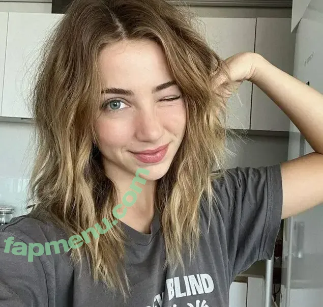 Emily Rudd nude photo #0414 (emilysteaparty)