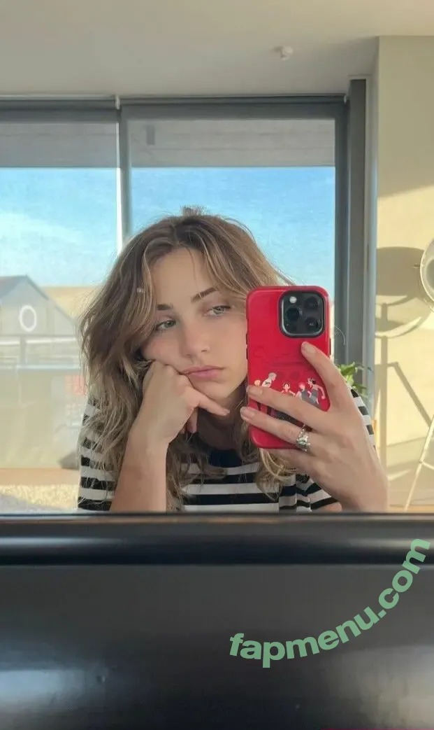 Emily Rudd nude photo #0441 (emilysteaparty)